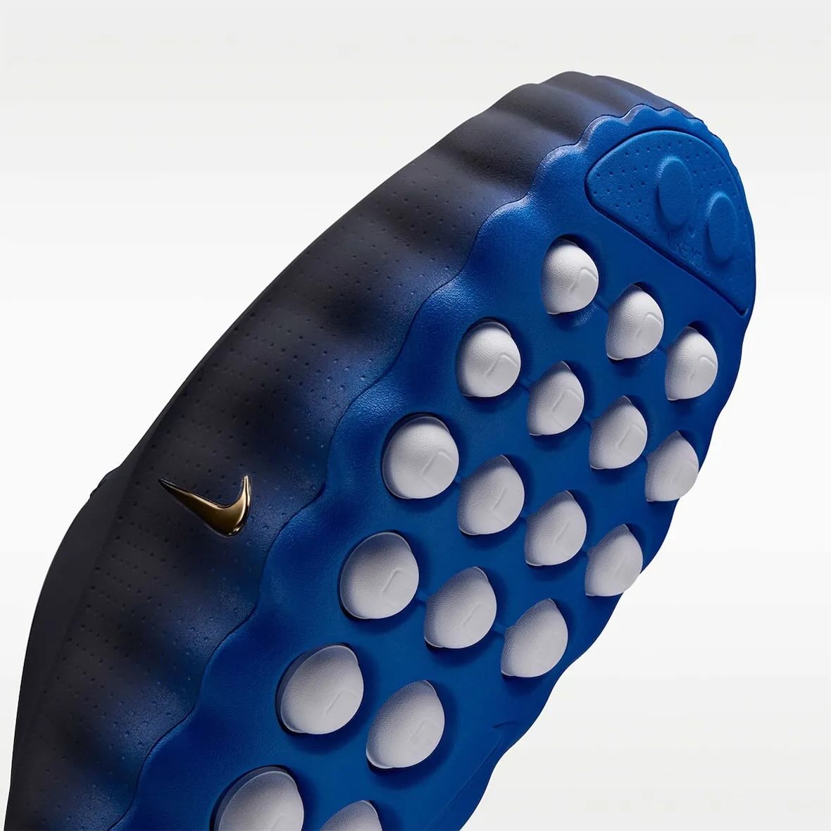 Nike Mind 001